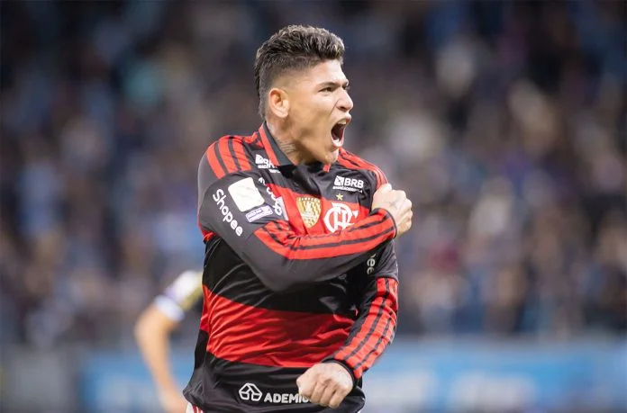 Carrascal aparece no Brasileiro para salvar Flamengo após série de ganchos