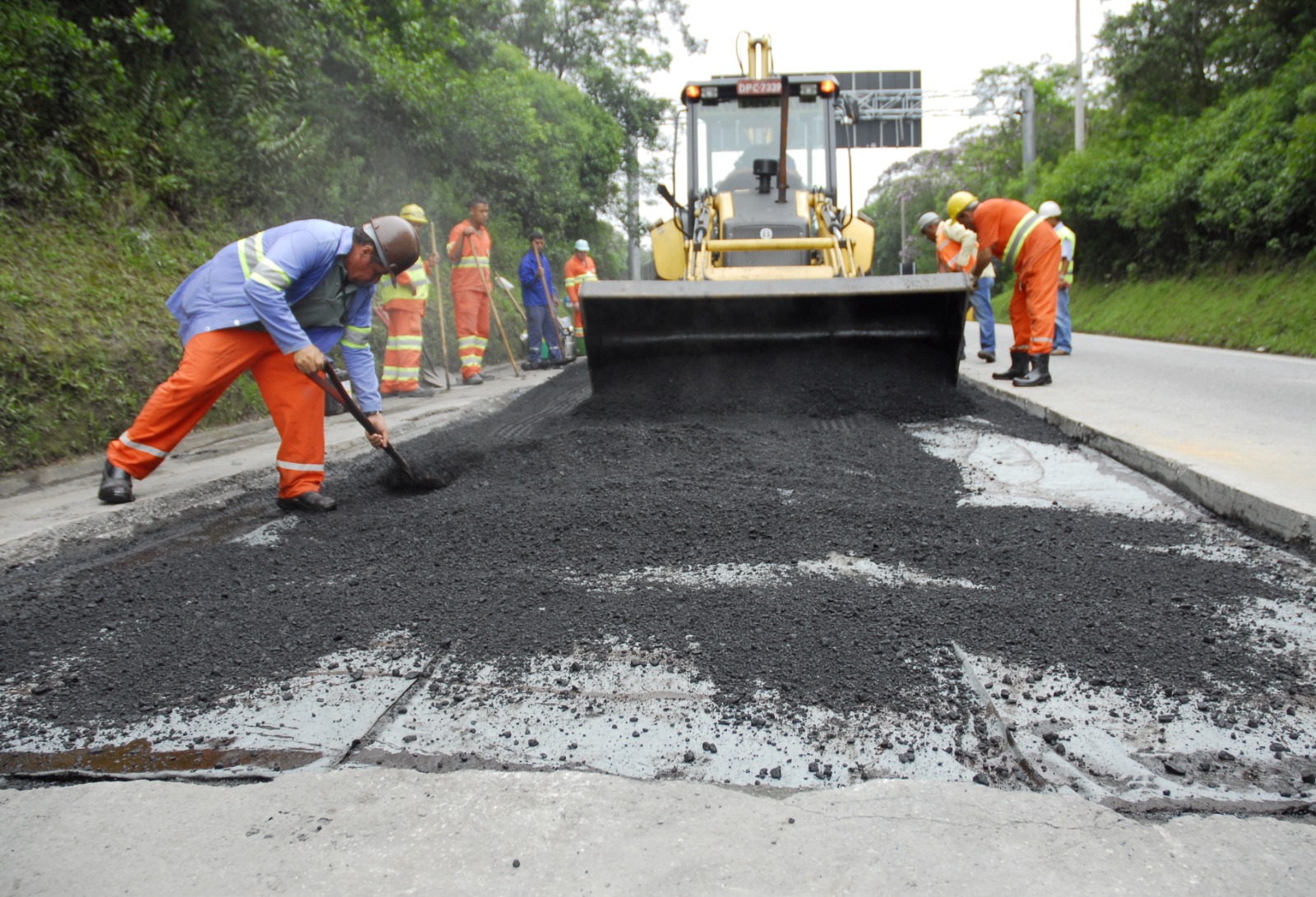 Rodovias da Baixada Santista terão bloqueios para a realização de obras
