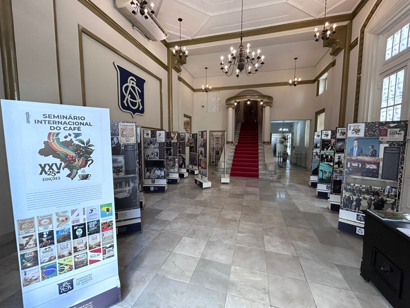 Exposição celebra 25 edições do Seminário Internacional do Café em Santos