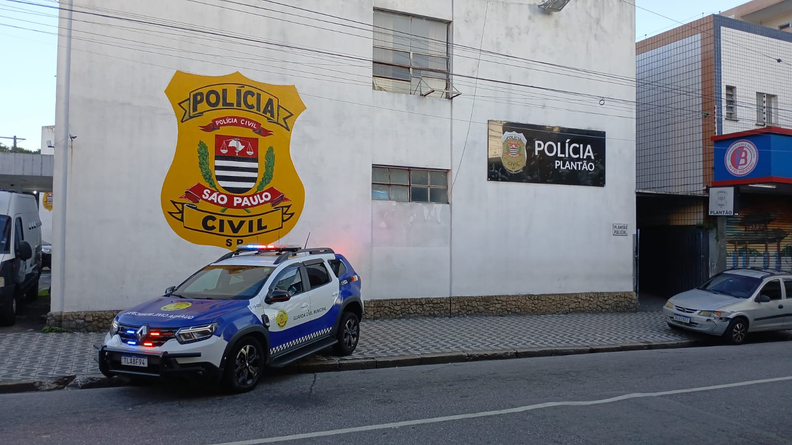GCM apreende drogas e dinheiro durante patrulhamento em São Vicente