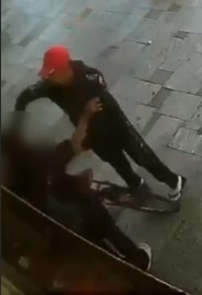 Imagens mostram o momento em que um homem soca o rosto da ex-companheira; VÍDEO