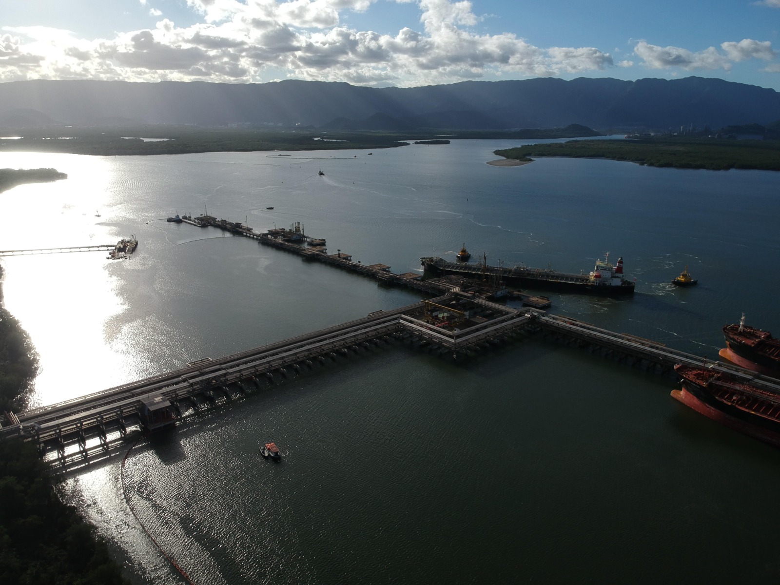 Porto de Santos bate novo recorde no primeiro quadrimestre de 2026