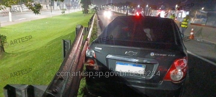Motociclista morre após ser arremessado em colisão frontal em Praia Grande