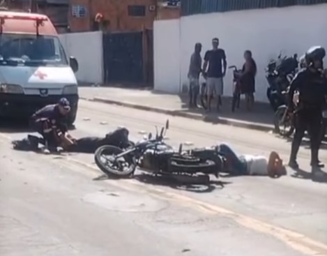 Três pessoas ficam feridas em acidente envolvendo motocicletas em Guarujá