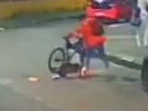 Homem é agredido após não devolver bicicleta em Santos; VÍDEO
