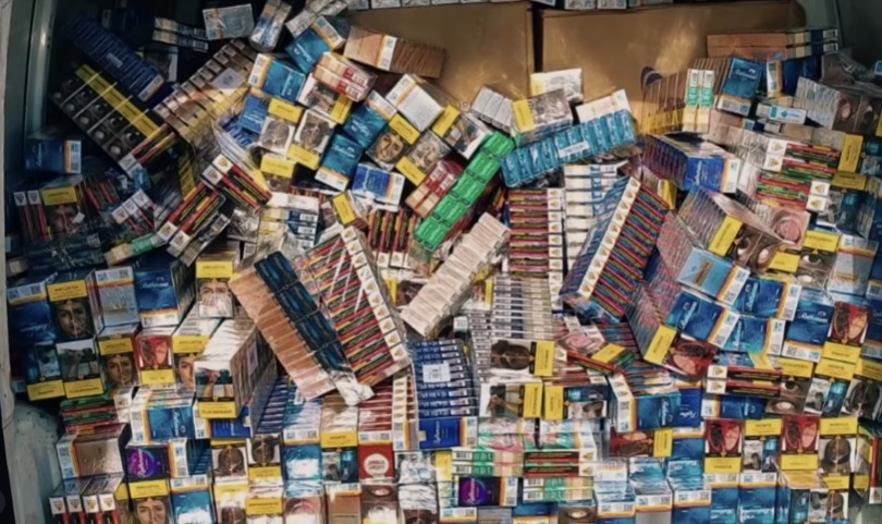 Dupla é presa após roubar carga de cigarros avaliada em R$ 94 mil em Praia Grande