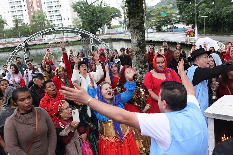 Festa de Santa Sara Kali celebra os 20 anos de símbolo da tradição cigana em Santos