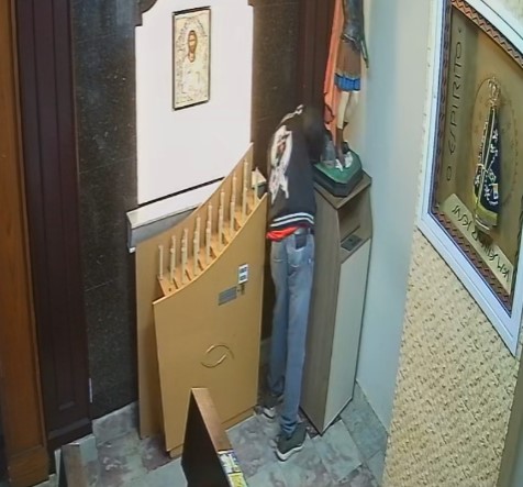 Homem é flagrado ao furtar paróquia em Peruíbe; VÍDEO