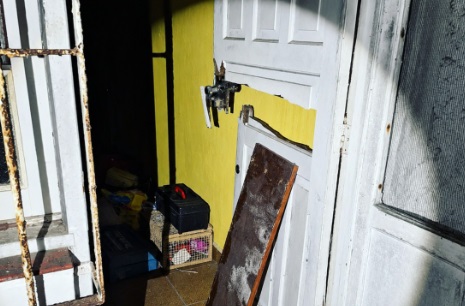 Casal invade casa junto com quatro crianças e acaba detido pela PM em Itanhaém