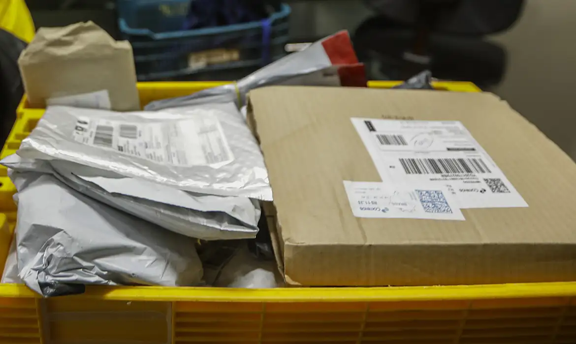 Amazon, Shein e Shopee e outras lojas virtuais removem 'taxa das blusinhas' após decisão de Lula