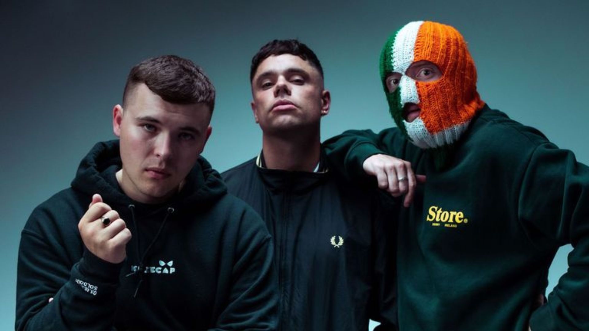 Em novo álbum, grupo de rap Kneecap canta pela Palestina e revida polêmicas