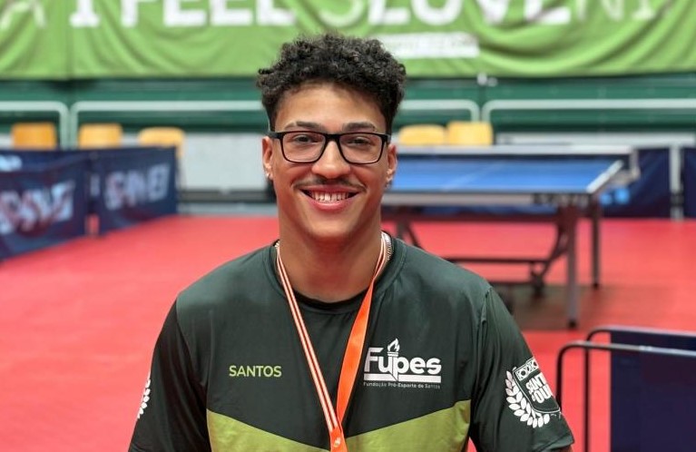 Mesatenista de Santos garante medalha na Eslovênia e supera lenda da modalidade