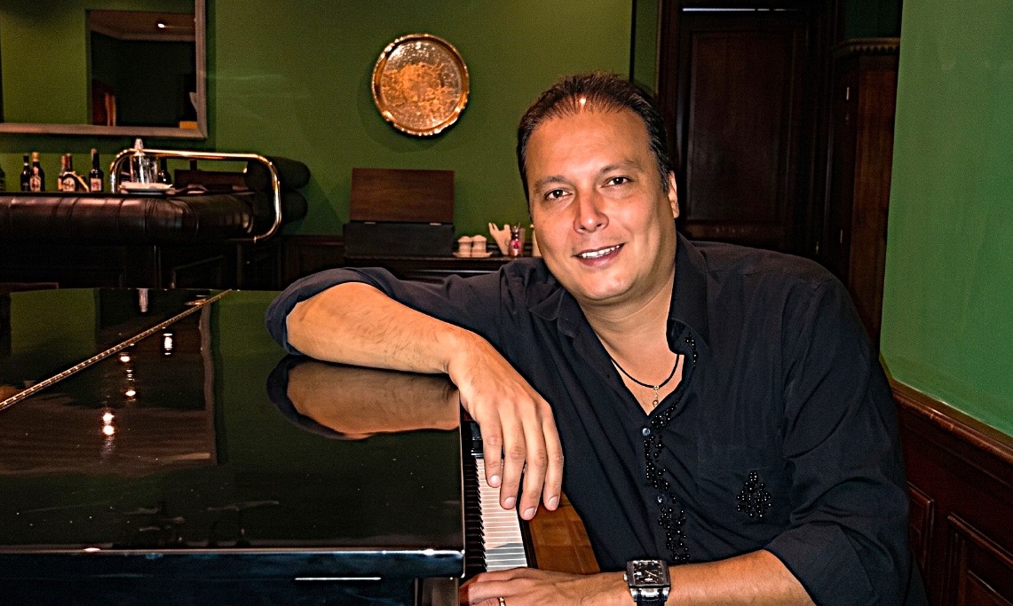 Recital com o pianista Newton Zago celebra o Dia das Mães na Pinacoteca 