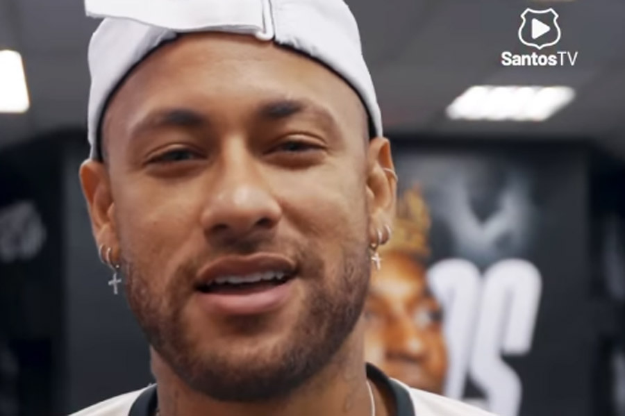 Garantido na Copa, Neymar agradece torcida santista: 