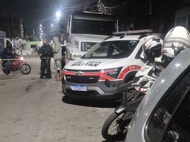 Homem é encontrado morto com três tiros na cabeça em Praia Grande