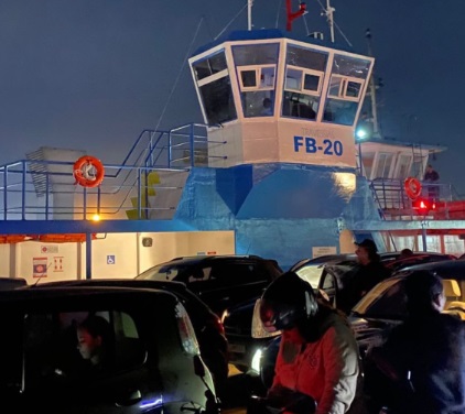 Falha técnica em balsa causa dificuldade de atracação na travessia Santos-Guarujá