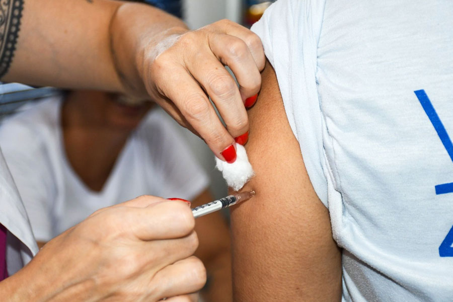 São Vicente amplia vacinação contra a gripe para toda população acima de 6 meses