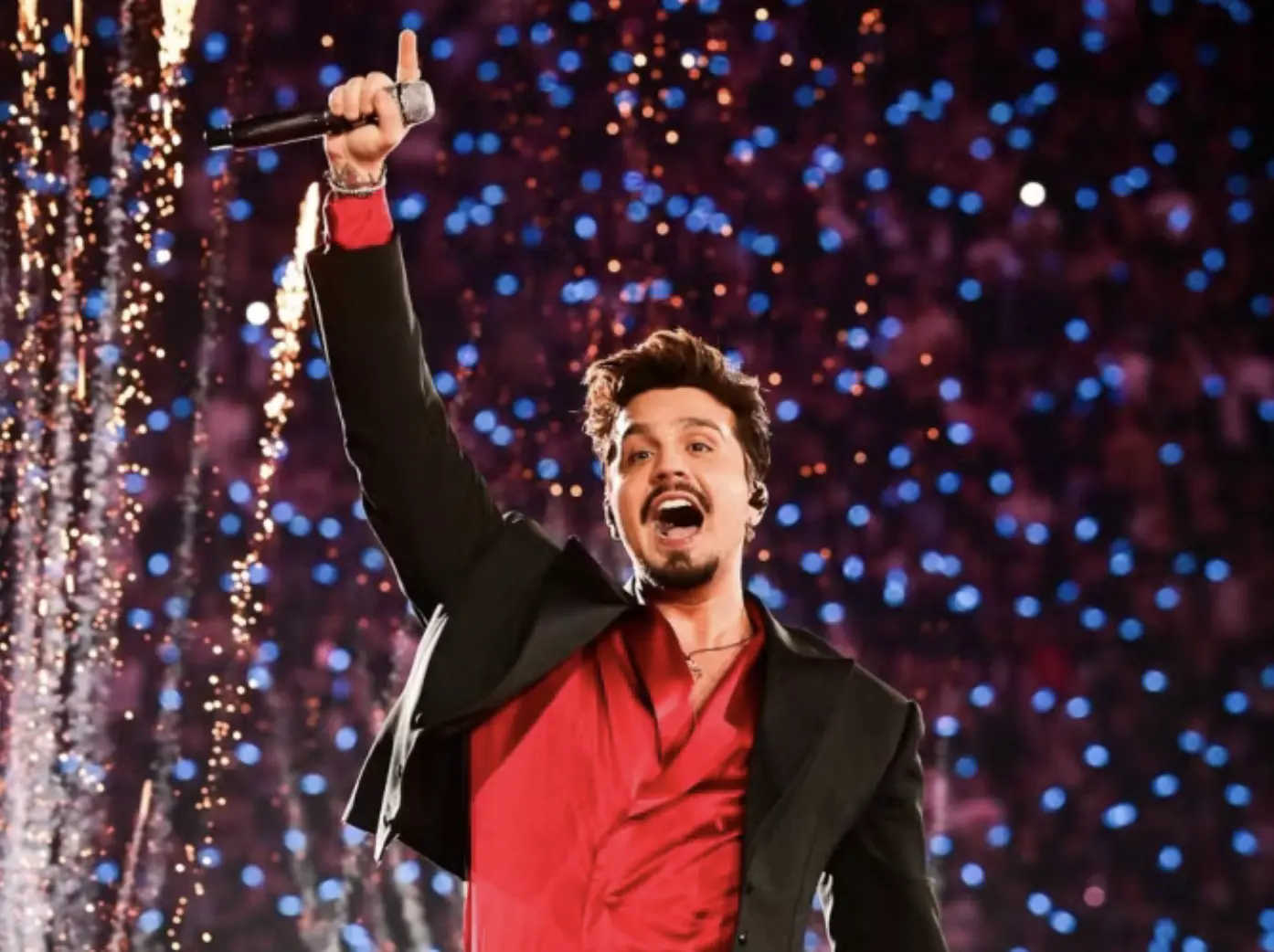 Luan Santana encerra turnê com show em São Paulo