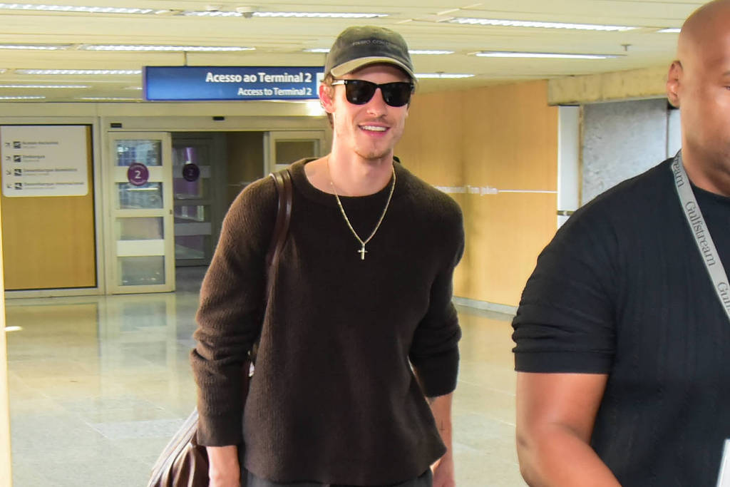 Shawn Mendes desembarca no Brasil para passar o Dia dos Namorados com Bruna Marquezine