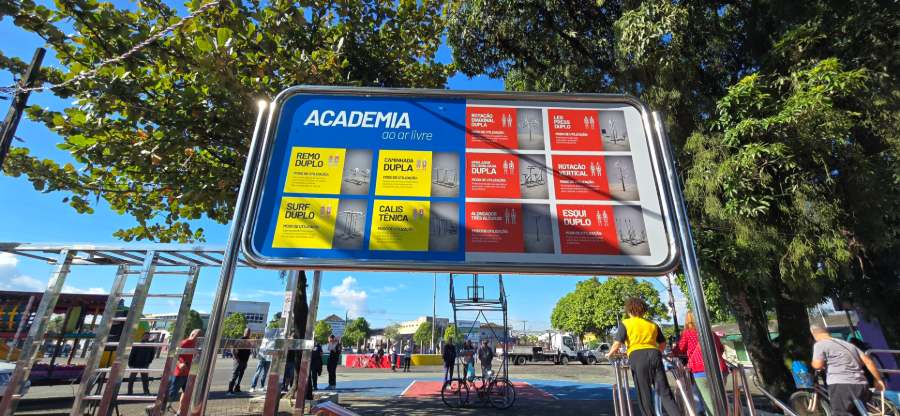 Guarujá entrega academia funcional na Praça 14 Bis e oferece aulas com instrutores