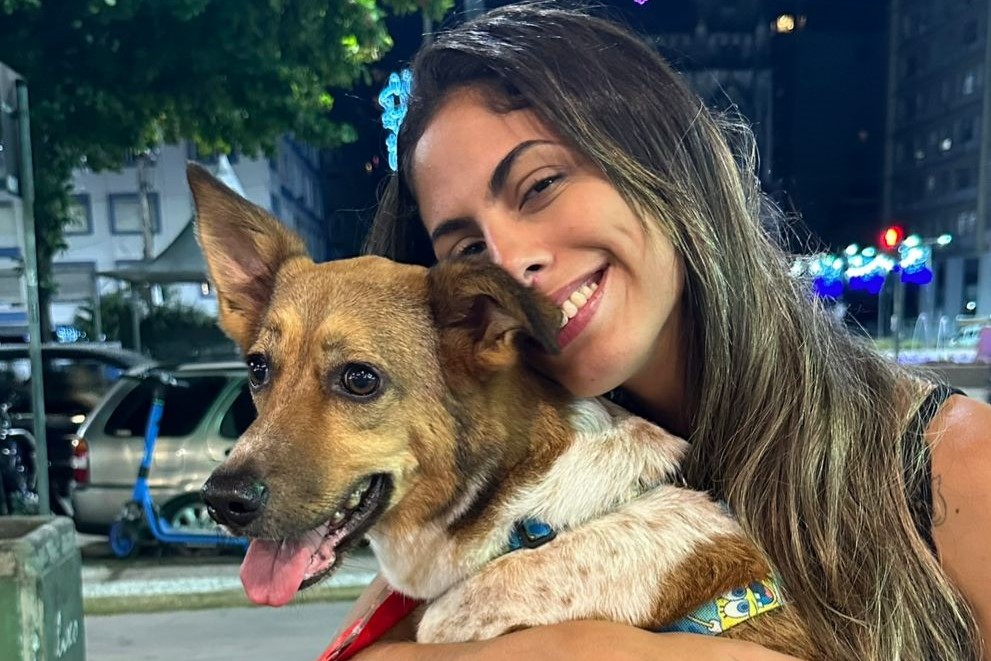 Advogada de Santos relata dor após se afastar de cachorro com fim de relacionamento: “Temos vínculo de mãe e filho”