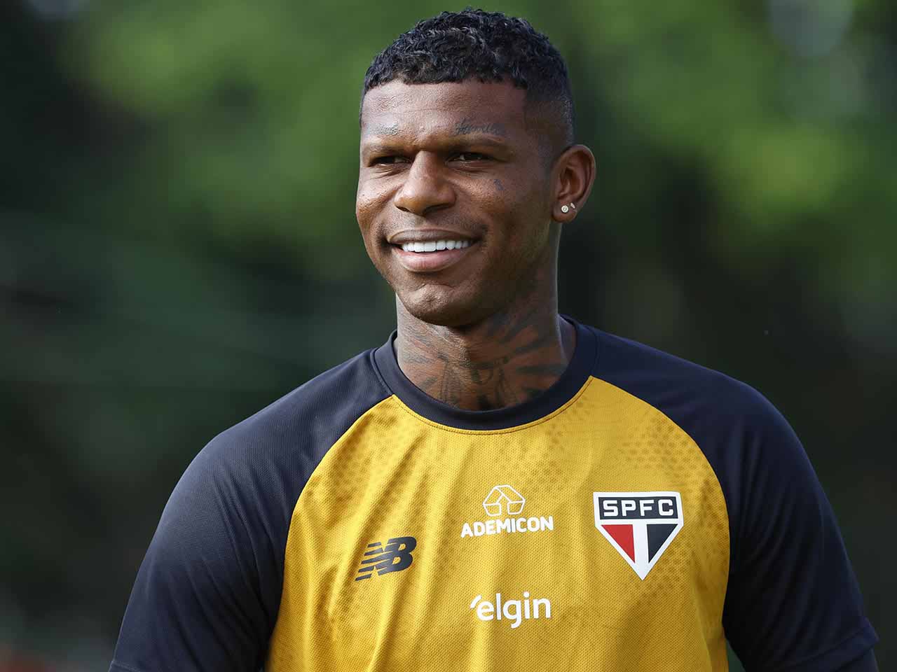 Santos e São Paulo não se entendem, e negociações por Arboleda emperram