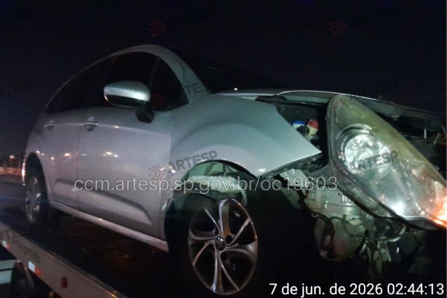 Motociclista morre após bater em defensa metálica e ser atingido por carro em São Vicente