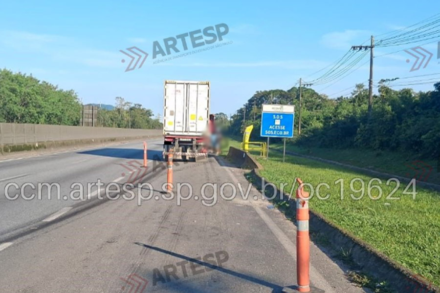 Pedestre morre atropelado por um caminhão na Cônego Domênico Rangoni, em Guarujá