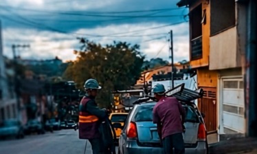 Suspeito com uniforme de empresa é preso após furtar cabos em Mongaguá