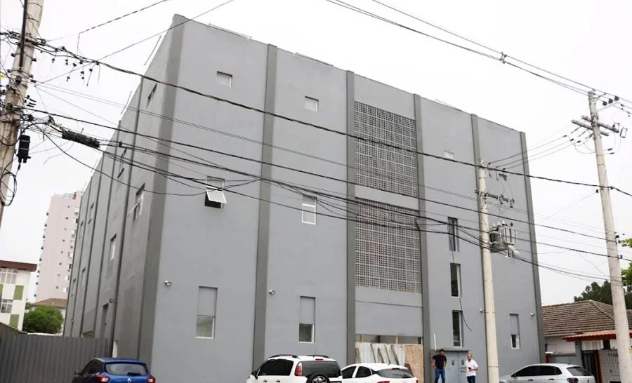 Funcionário de IML de Santos é preso após transferir R$ 7 mil de morto para a sua conta via Pix
