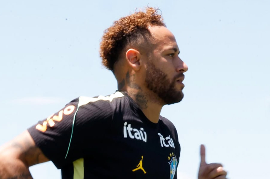 Neymar treina no campo pela primeira vez com a Seleção nos Estados Unidos