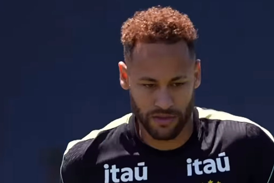 Neymar se junta ao grupo no penúltimo treino da Seleção antes do jogo contra o Haiti