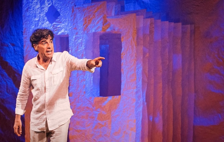 Paulo Betti faz apresentação única de 'Autobiografia autorizada' nesta sexta no Sesc Santos