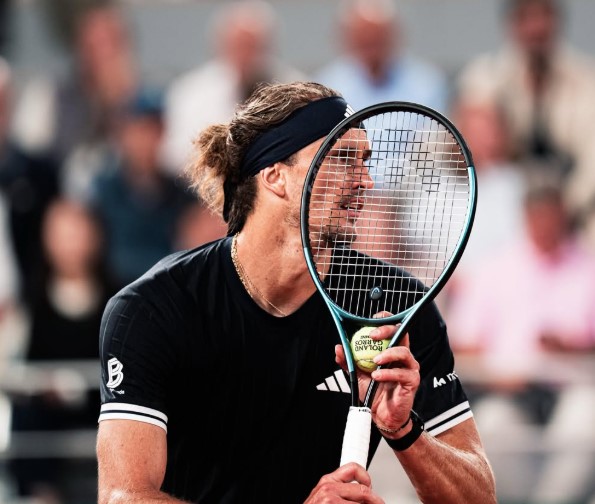 Zverev vence algoz de João Fonseca e vai à final de Roland Garros